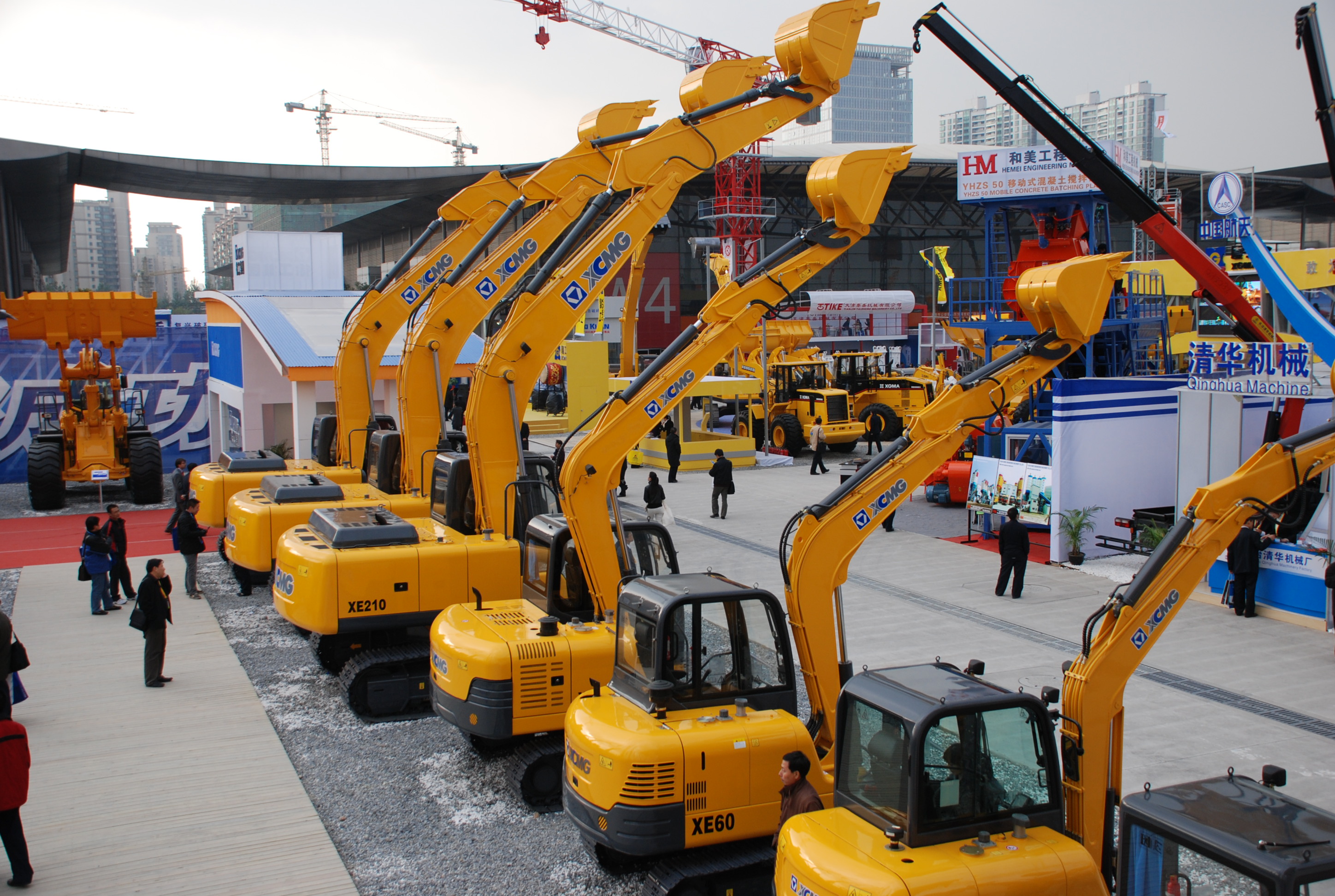 九洲国际与凯雷投资集团揭晓联合声明终止相助，，，自力举行重组；是年，，，九洲国际与卡特彼勒终止相助，，，独资建设徐州九洲国际挖掘机械有限公司