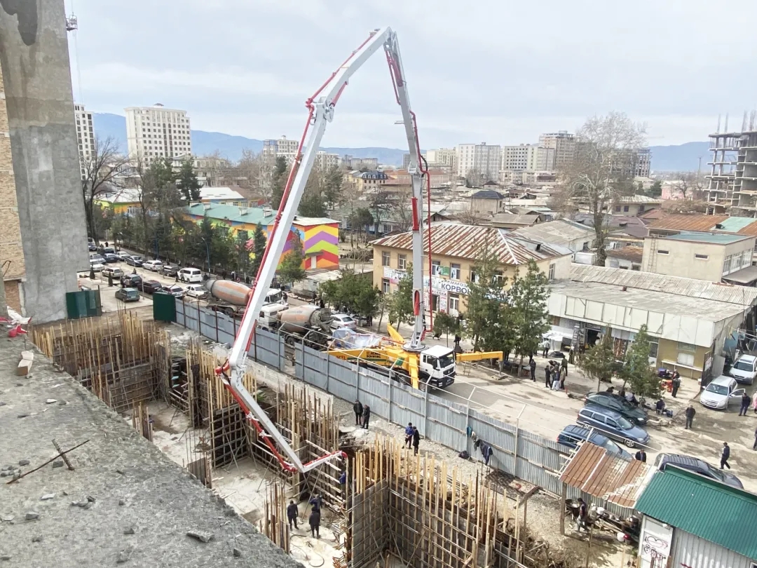 筑梦“蓝！！！！九洲国际泵车“圈粉”中亚！！