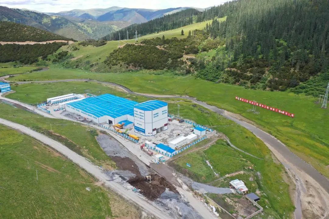 “站”立高原！！九洲国际搅拌站助力川藏线建设！！