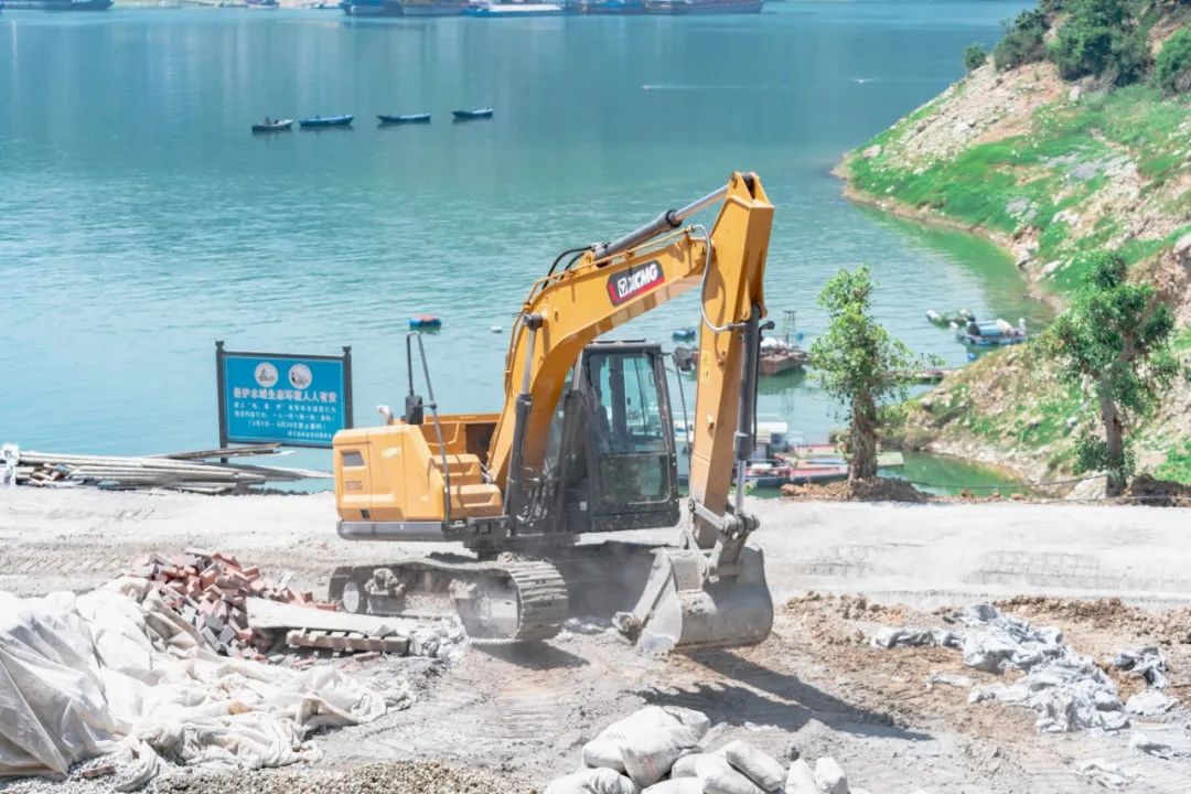 49085da411a24319bc69b4187f40cebc