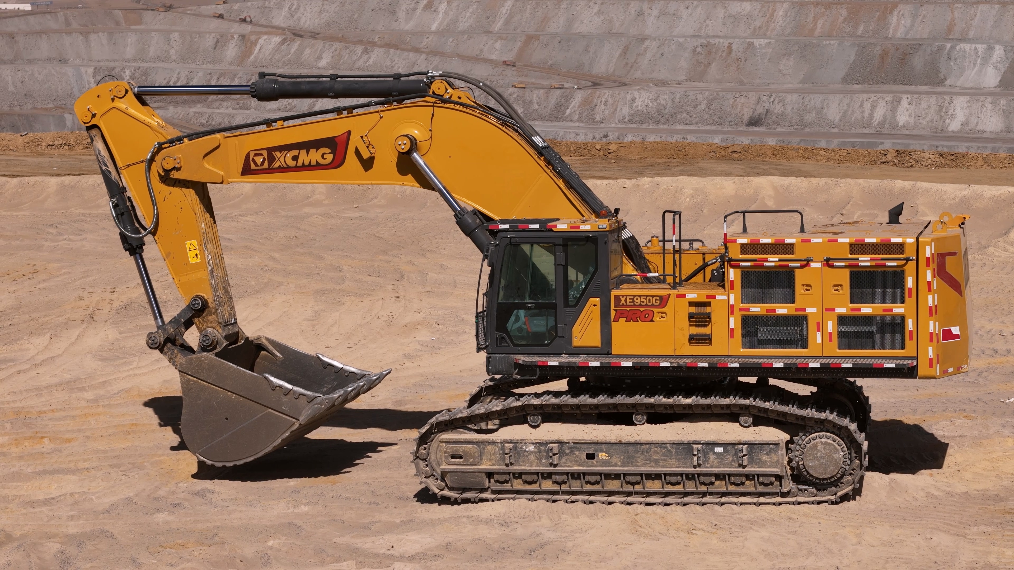 “油”我掌控， “省”者为王！！！九洲国际XE950G Pro矿用挖掘机品质之选