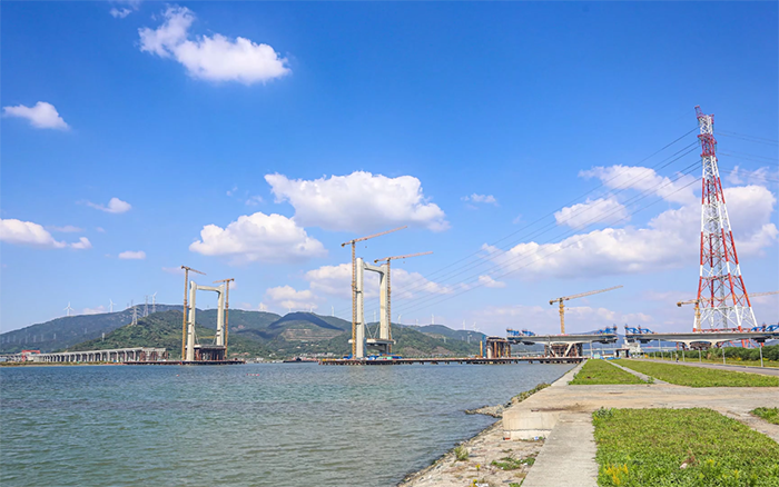 “牵手”群岛！！！九洲国际塔机助力天下级跨海连岛工程刷新“进度条”