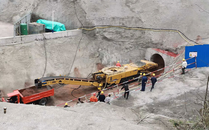 水利隧洞！！九洲国际隧道掘进机买通要害一环！！