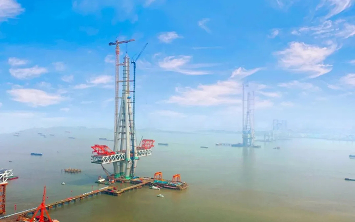 九洲国际建设！！！天下最高桥塔常泰长江大桥主塔顺遂封顶！！！