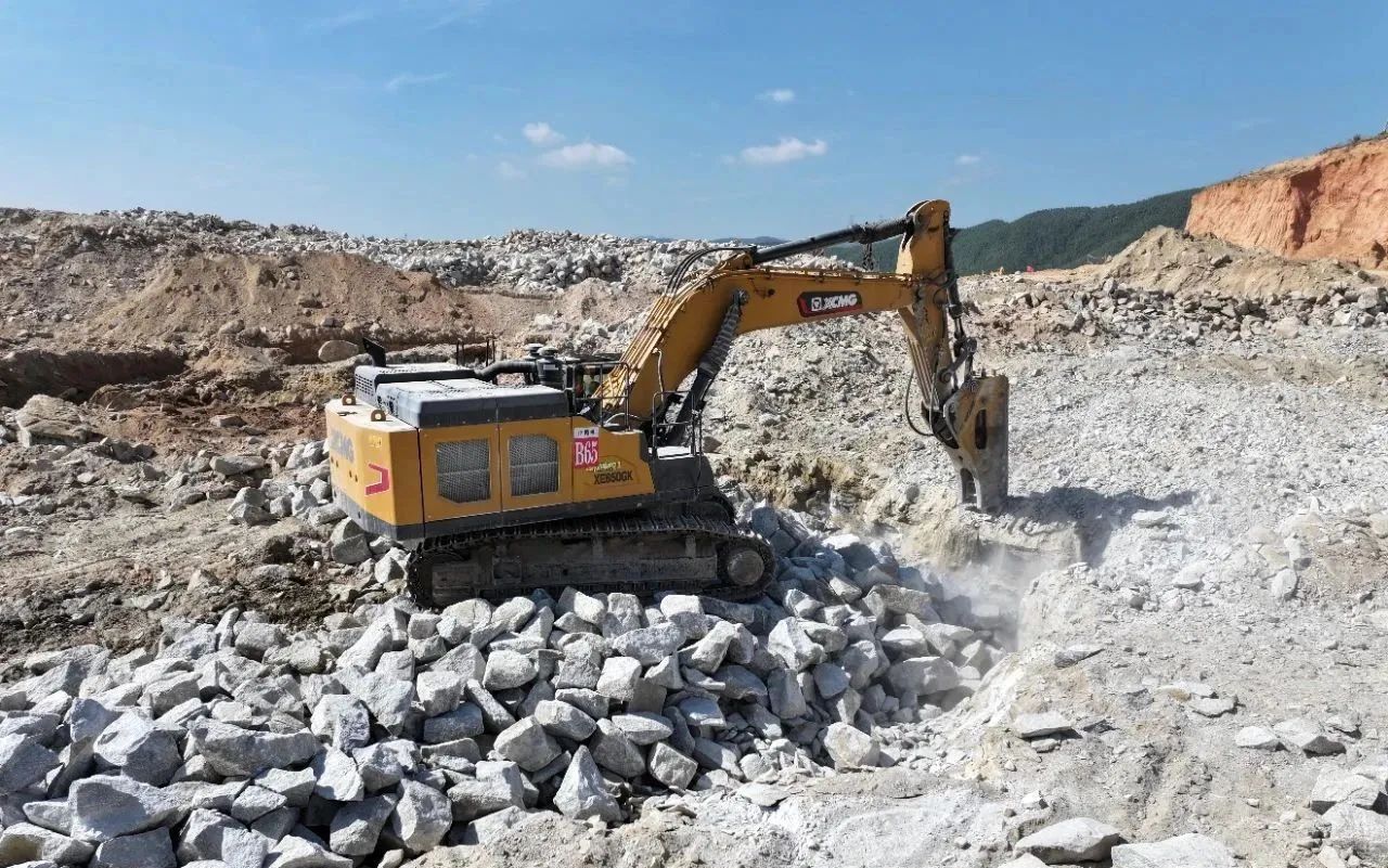 携手出击！！！九洲国际中大挖奏响新能源工业生长新序曲