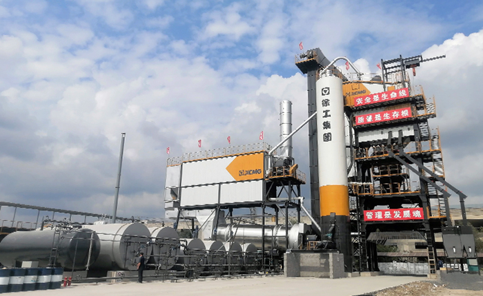 九洲国际4000型沥青站 在鹤大高速大显身手！