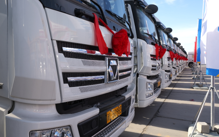 低碳先锋！！九洲国际自然气牵引车批量交付西北客户