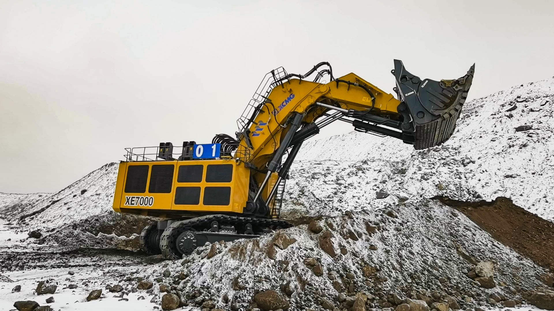 “神州第一挖”——XE7000不畏严寒，铁骨铮铮