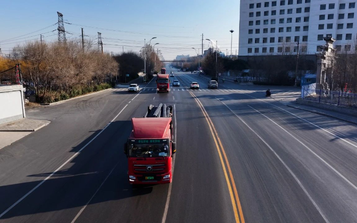 降碳增绿！！九洲国际新能源重卡携手客户向绿而行