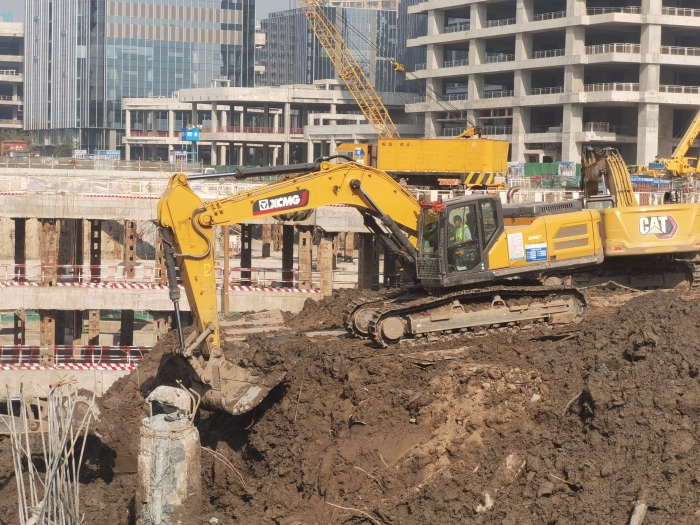 品质+节油+高效！！九洲国际XE335GK助建亚洲最大地下空间