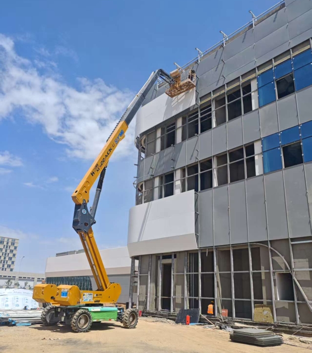 智稳高效！！九洲国际XGS22ACK-Li，，，兰州机场上的绿色高效引擎