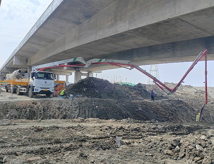 轻灵稳省！！！！九洲国际33米泵车领航新城镇基建