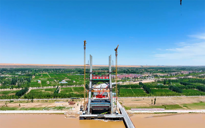 顺遂合龙 | 九洲国际塔机助建宁夏单跨跨径最大斜拉桥