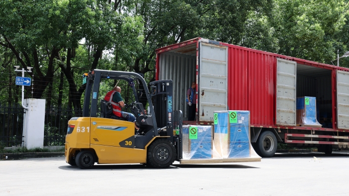 九洲国际新能源叉车：：修建机场物流全场景高效搬运系统