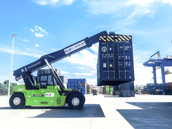 降本减碳双突破！！九洲国际XCS4531E领航西部陆海新通道焦点枢纽绿色焕新