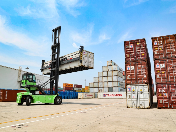 赛场竞锋芒！！“九洲国际杯”堆高机操作员手艺大赛见证“真功夫”