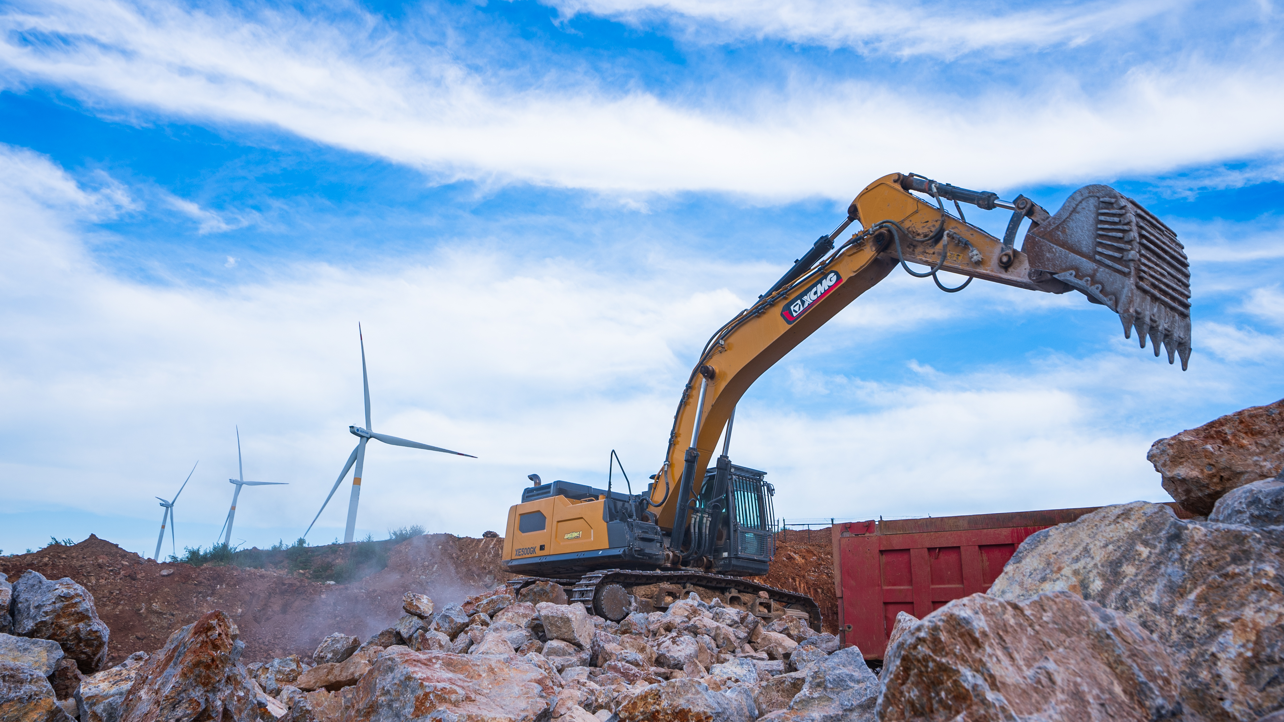 “掘金巨无霸”九洲国际XE500GK宜城石料开采，让高效成绩财产