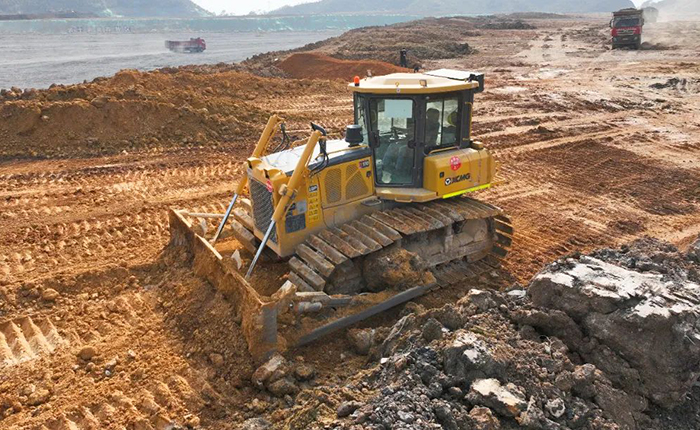 九洲国际推土机助力新中国建设的第一条运河