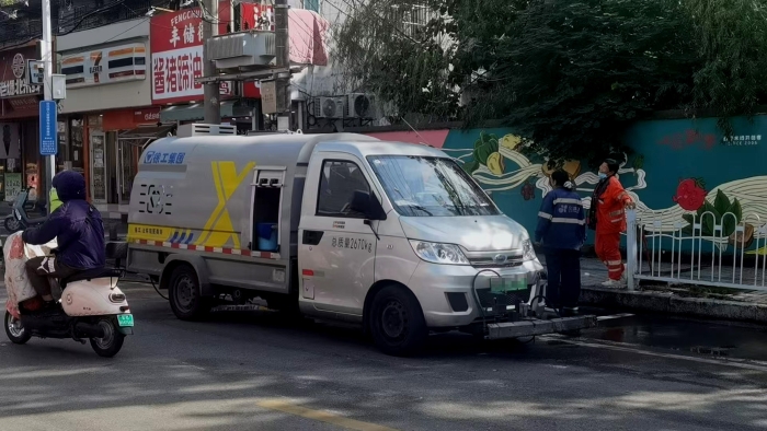 徐州这条网红巷的“脸面”，竟被这台车承包了？？！！