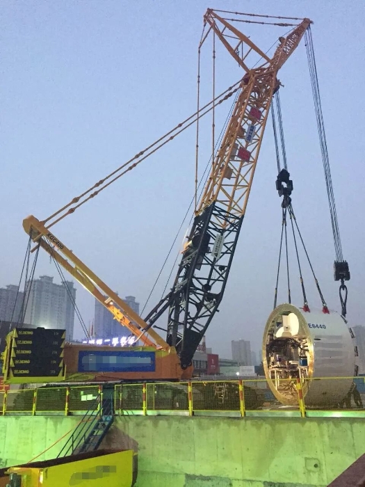 赋能轨交建设，，九洲国际稳稳‘吊’打难题